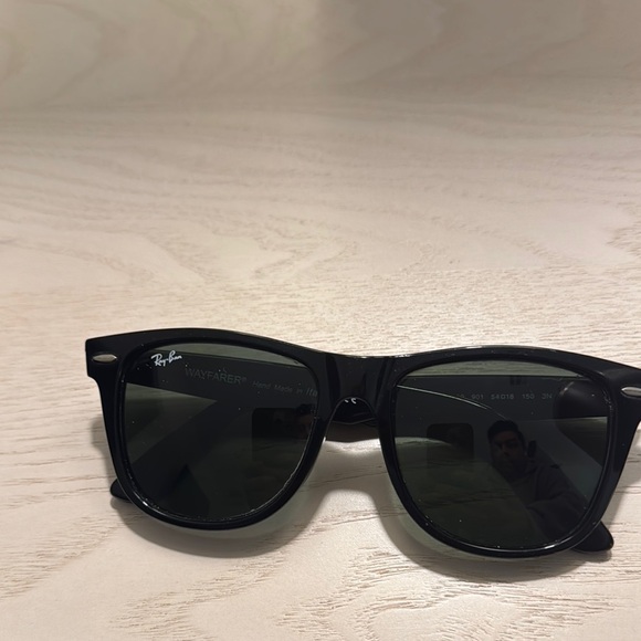 Ray-Ban Black Wayfarer Sunglasses - Picture 2 of 9